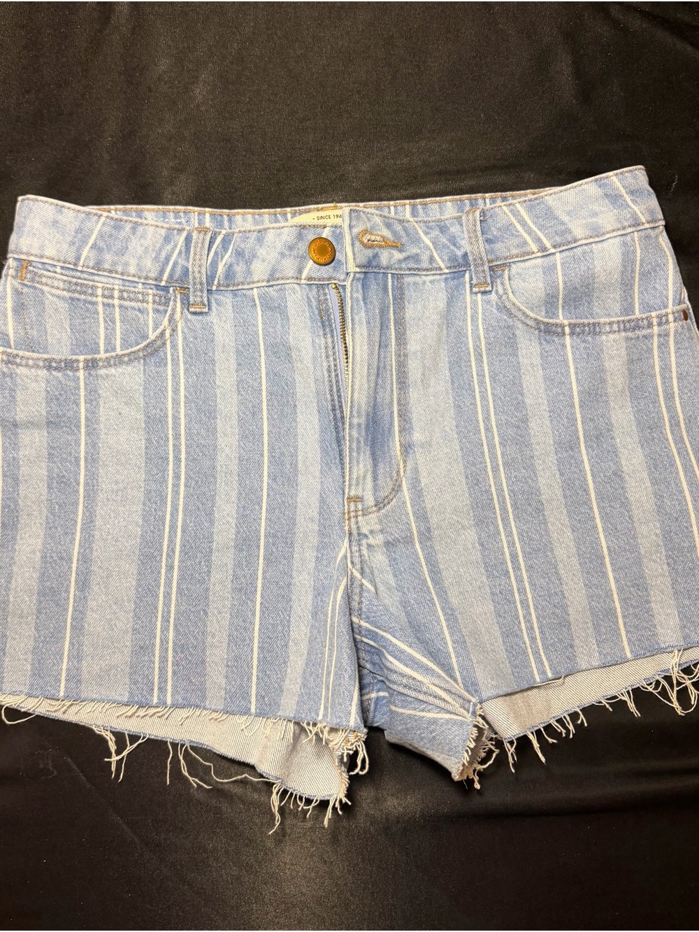 Wrangler Mid-Rise Vintage Striped Denim Shorts Women’s Size 4 Raw Hem